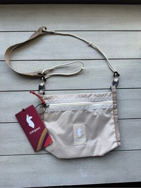 Lista 2L Lightweight Crossbody Bag - Cada Día